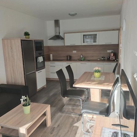 Apartman Karolina 포데브라디 외부 사진